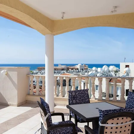 Apartment Penthouse 365 Sunsets Paphos