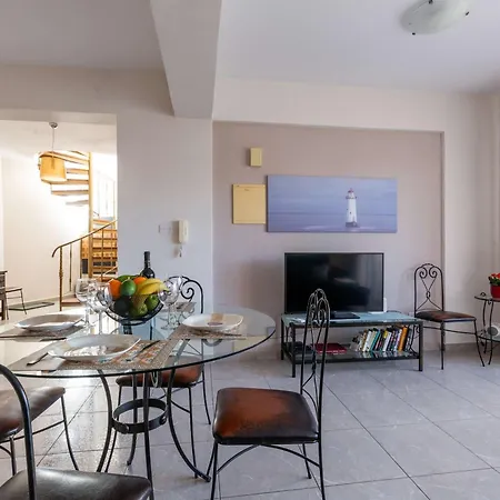 Penthouse 365 Sunsets Апартаменты